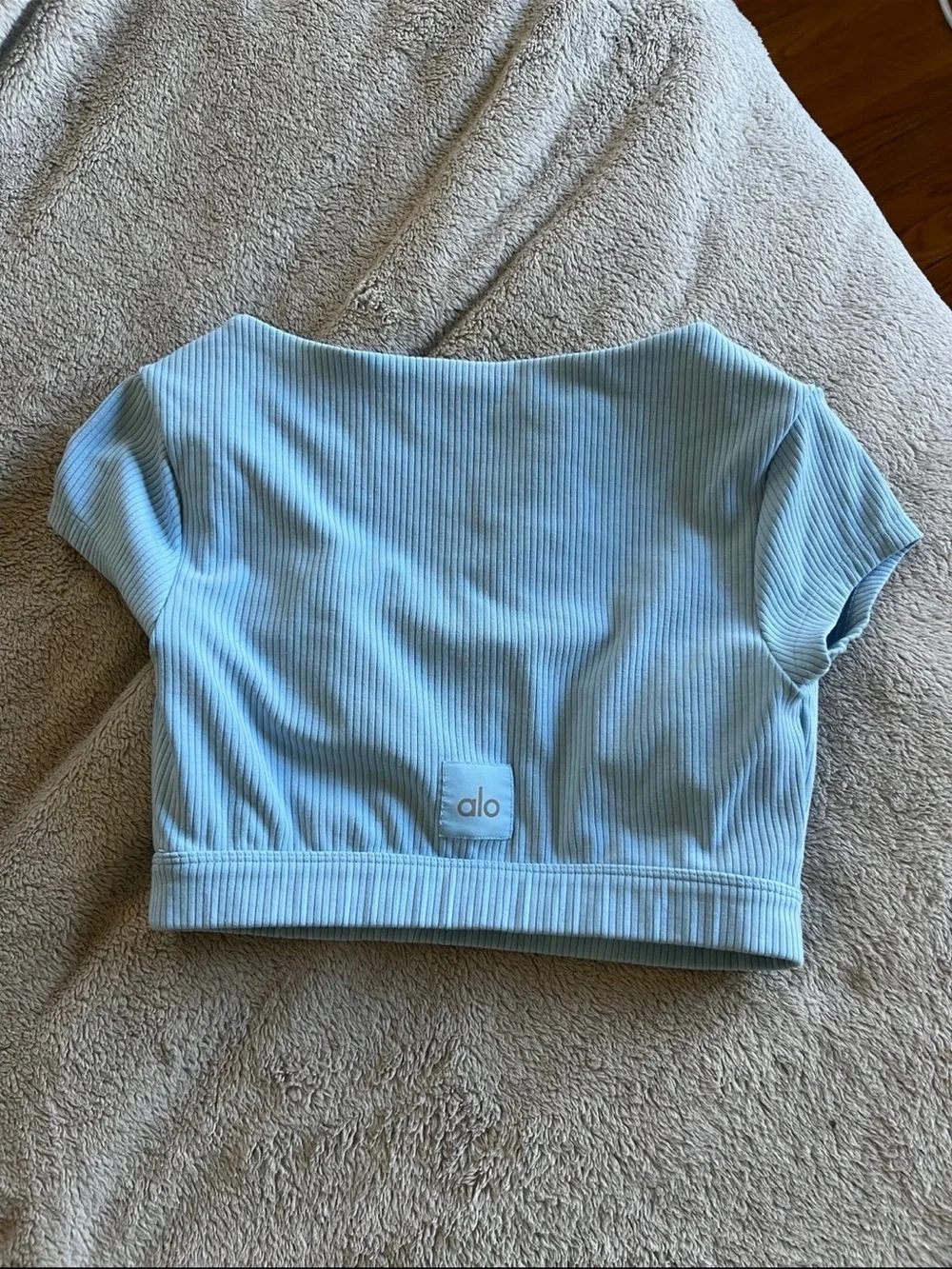 ALO Yoga Blissful Henley Bra Top Sky Blue Small